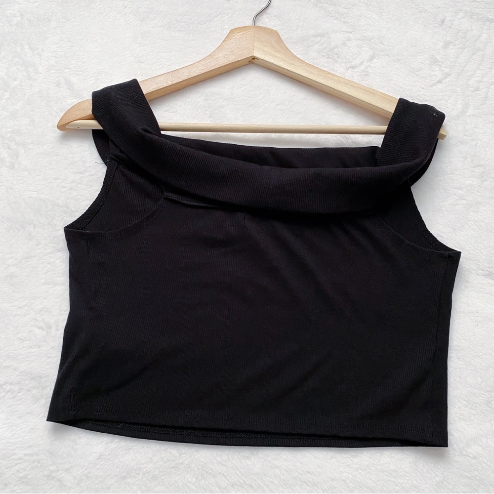 NWOT UO Black Off Shoulder Crop Top - Picture 9 of 13